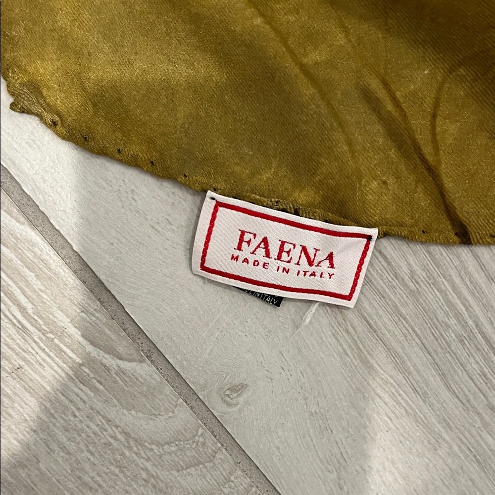 FAENA Scarf/Coverup/Tapestry-Silk-Made in Italy- “Amor” Artist Juan Gatti-65x53 - Picture 2 of 11